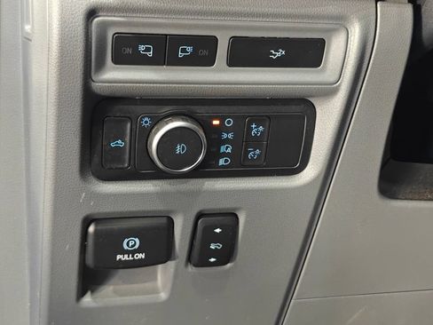 Used 2022 Ford F150 Lariat AWD/4WD image 10