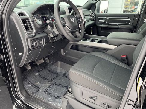 New 2026 RAM 2500 Big Horn AWD/4WD image 11