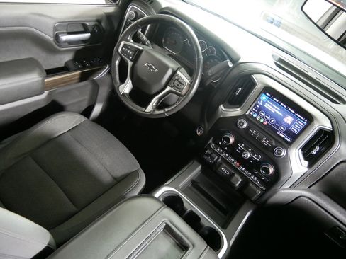 Used 2020 Chevrolet Silverado 1500 RST image 9