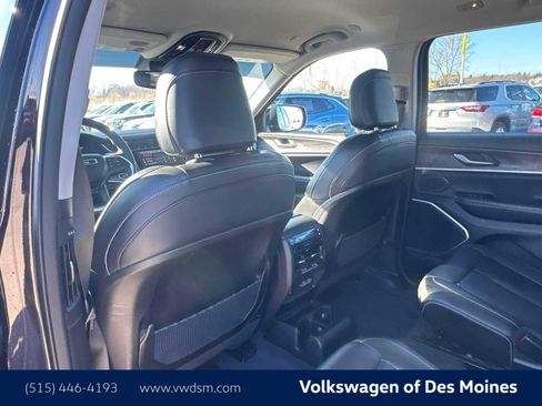 Used 2023 Jeep Grand Cherokee L Limited image 13