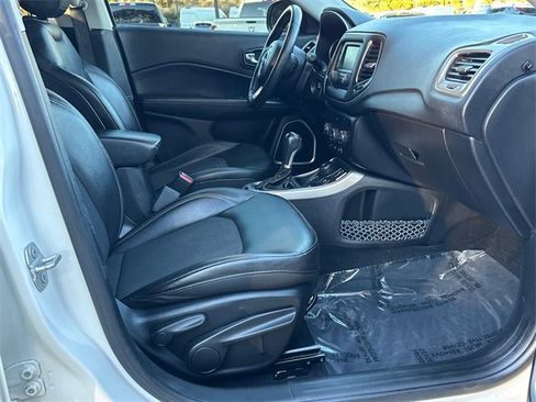 Used 2018 Jeep Compass Latitude w/ Cold Weather Group image 13