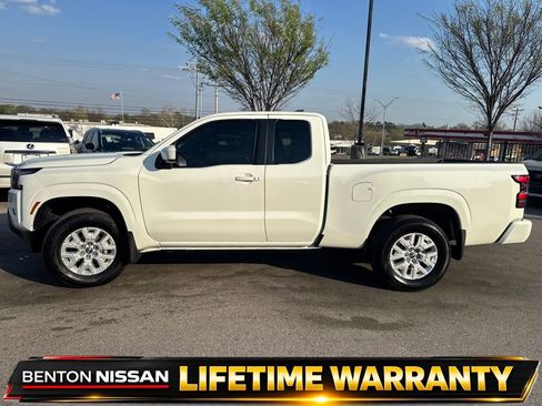 Used 2024 Nissan Frontier SV w/ SV Convenience Package AWD/4WD image 5