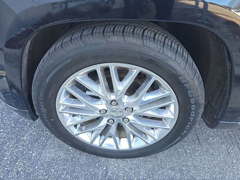 Used 2017 Jeep Grand Cherokee Summit image 5