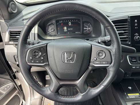 Used 2024 Honda Passport TrailSport image 30