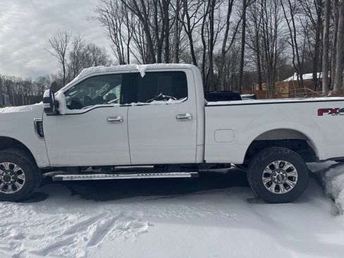 Used 2019 Ford F250 XLT w/ XLT Premium Package image 4
