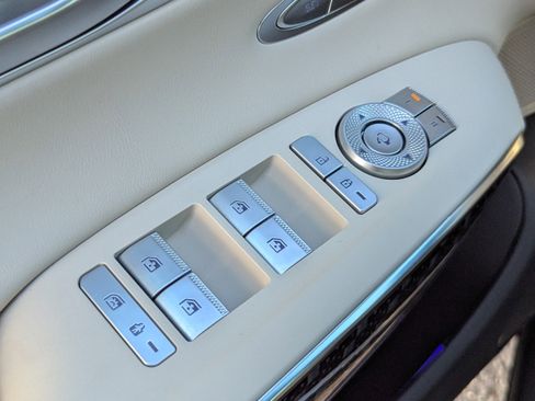 Used 2025 Genesis GV70 3.5T Sport w/ Sport Prestige Package image 16