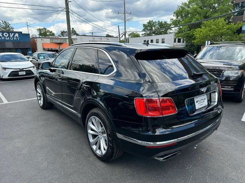 Used 2017 Bentley Bentayga AWD/4WD image 5