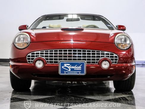 Used 2004 Ford Thunderbird image 36
