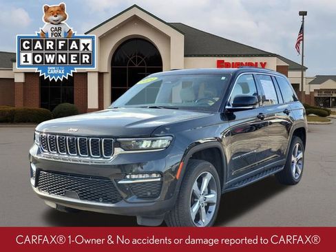 Used 2024 Jeep Grand Cherokee Limited w/ Luxury Tech Group II image 2