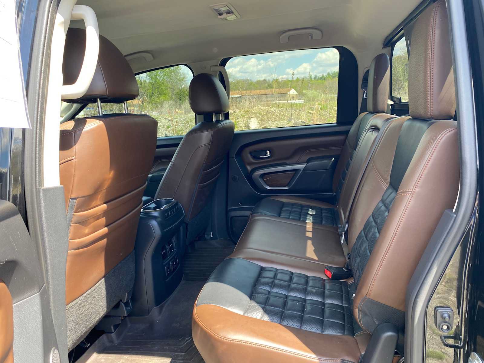Used 2018 Nissan Titan Platinum Reserve w/ Platinum Utility Package AWD/4WD image 12