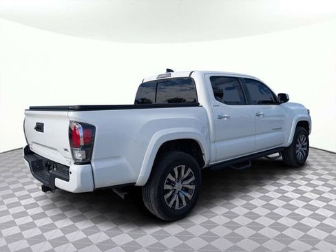 Used 2022 Toyota Tacoma Limited image 4