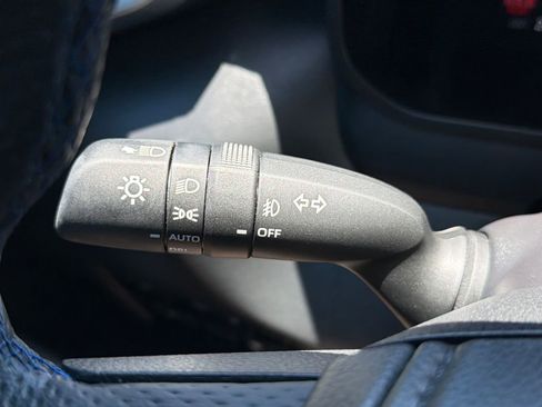 Used 2025 Toyota Tundra Platinum AWD/4WD image 21