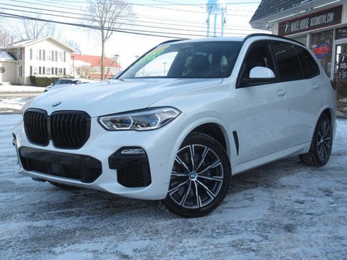 Used 2021 BMW X5 M50i w/ Executive Package image 47