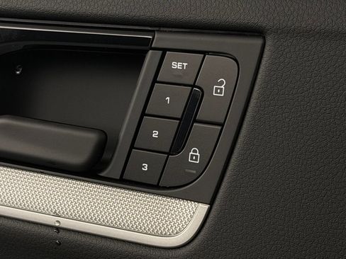 Certified 2026 Porsche Cayenne Coupe AWD/4WD image 24