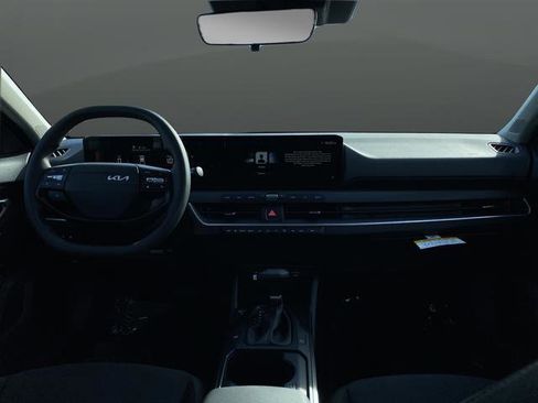 New 2026 Kia K4 LXS image 5