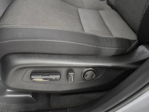 Used 2025 Honda CR-V EX image 12