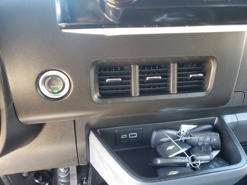 Used 2025 Chevrolet Brightdrop 600 w/ Battery Pack, Max Range AWD/4WD image 17