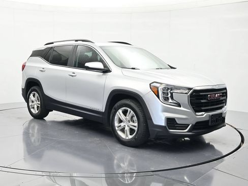 Used 2022 GMC Terrain SLE w/ Driver Convenience Package FWD image 3