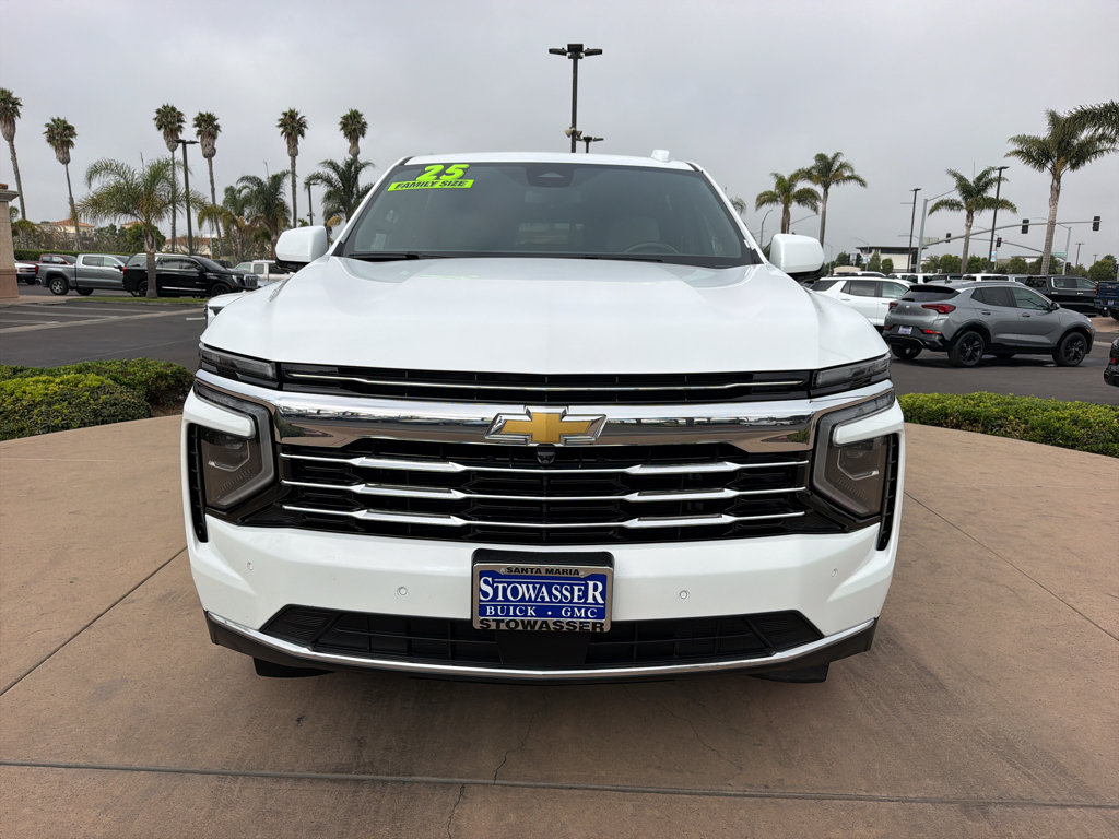Used 2025 Chevrolet Suburban LT AWD/4WD image 2