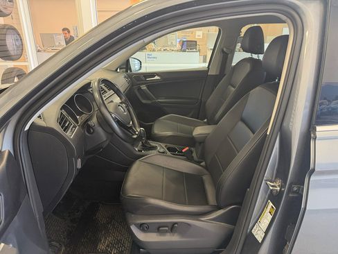 Used 2018 Volkswagen Tiguan SE image 22