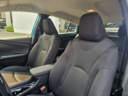 Certified 2020 Toyota Prius LE AWD/4WD image 20
