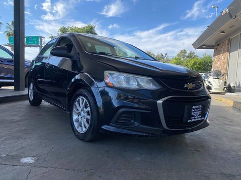 Used 2017 Chevrolet Sonic LT FWD image 3