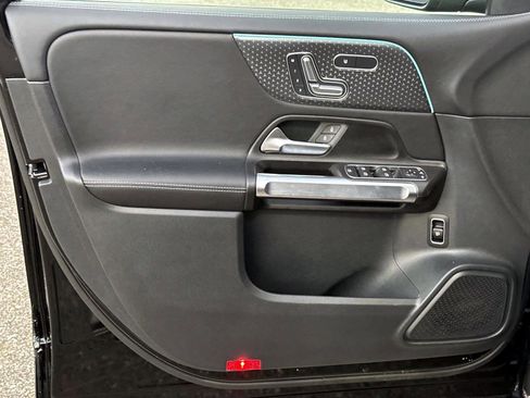 Certified 2025 Mercedes-Benz GLB 250 image 17