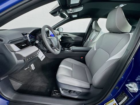 New 2026 Toyota Camry Hybrid FWD image 14