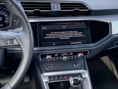 Certified 2025 Audi Q3 2.0T Premium w/ Convenience Package image 6