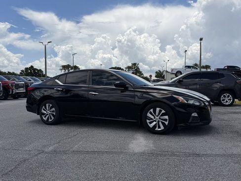 Used 2020 Nissan Altima 2.5 S FWD image 2