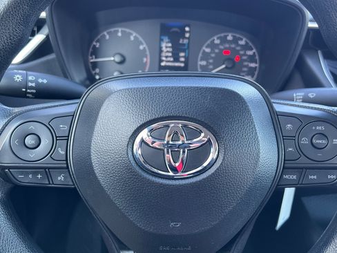 Used 2024 Toyota Corolla LE image 29