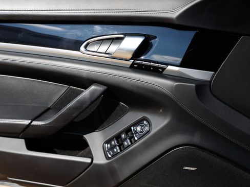 Used 2016 Porsche Panamera S image 48