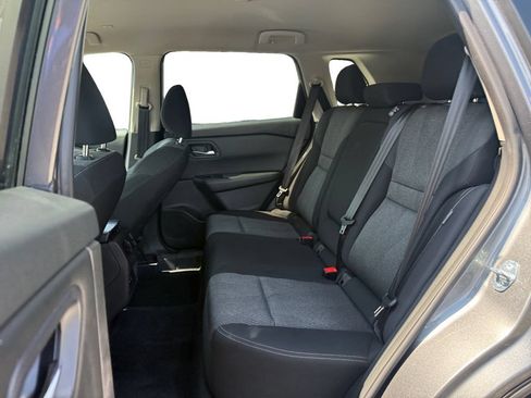 Used 2024 Nissan Rogue SV AWD/4WD image 13
