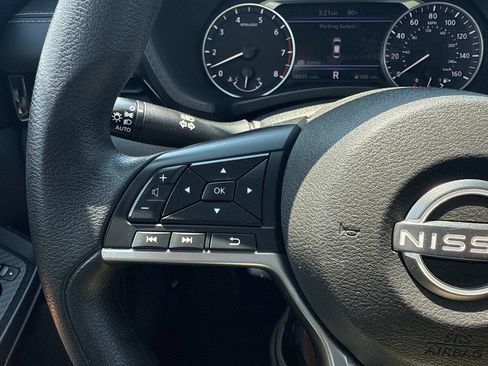 Certified 2024 Nissan Sentra SV FWD image 29