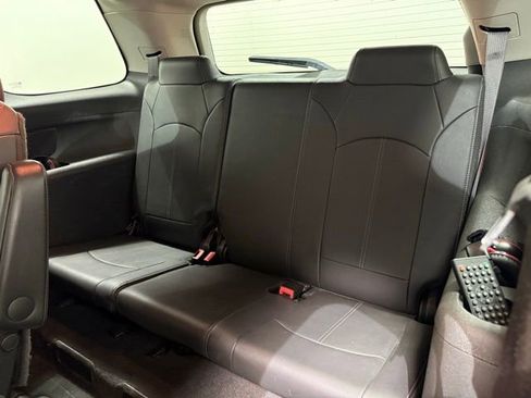 Used 2015 GMC Acadia SLT image 25