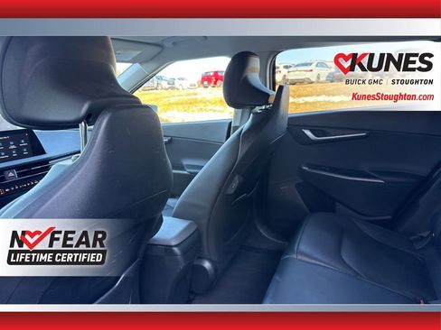 Used 2024 Kia EV6 Wind image 39