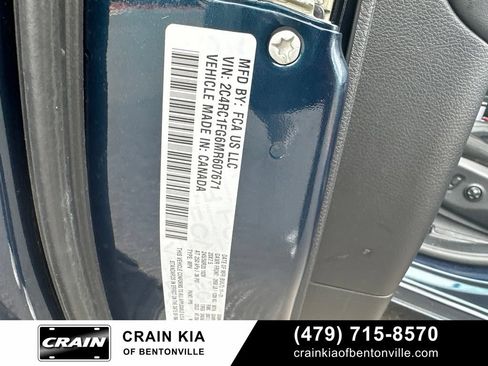 Used 2021 Chrysler Pacifica Touring w/ S Appearance Package FWD image 16