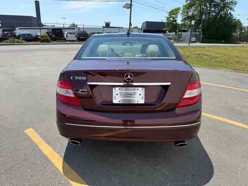 Used 2008 Mercedes-Benz C 300 Sedan w/ Multimedia Pkg image 4