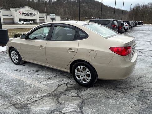 Used 2010 Hyundai Elantra GLS image 3