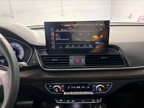 Certified 2023 Audi Q5 2.0T Premium Plus w/ Premium Plus Package AWD/4WD image 9