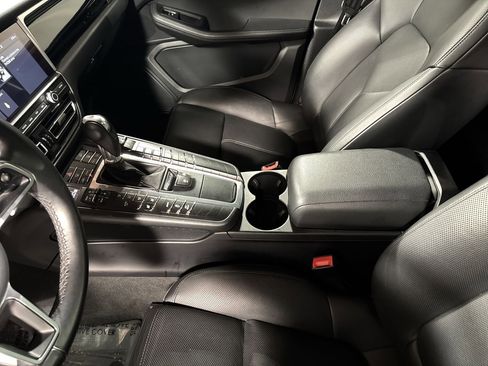 Used 2019 Porsche Macan image 27