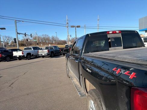 Used 2018 Chevrolet Silverado 1500 High Country image 41