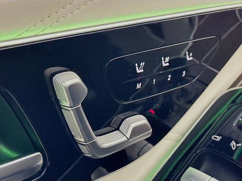 Used 2025 Mercedes-Benz S 63 AMG S image 22