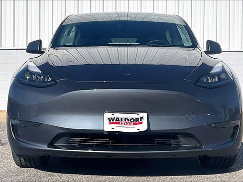 Used 2023 Tesla Model Y Long Range image 3