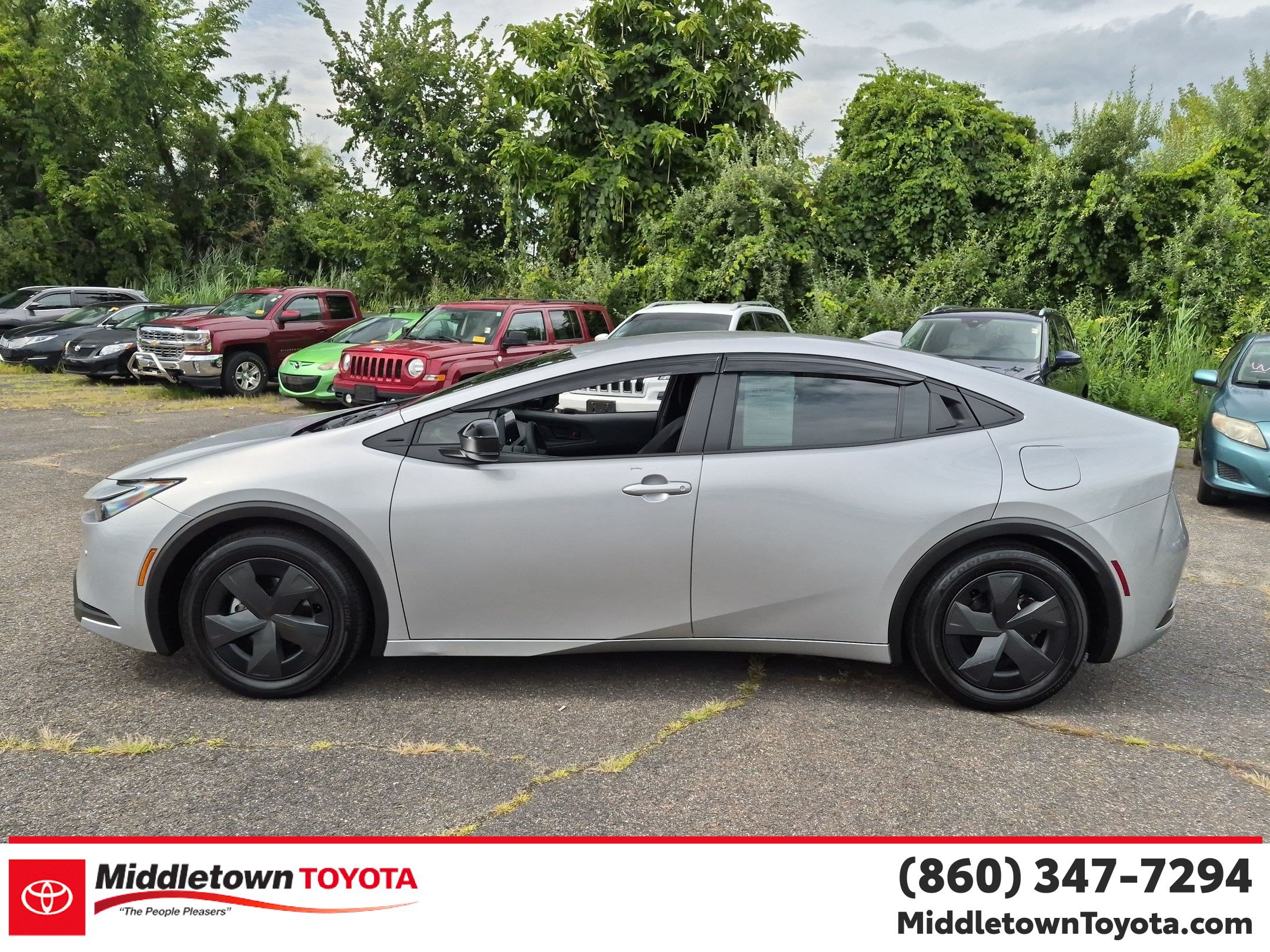 Certified 2023 Toyota Prius LE FWD image 6