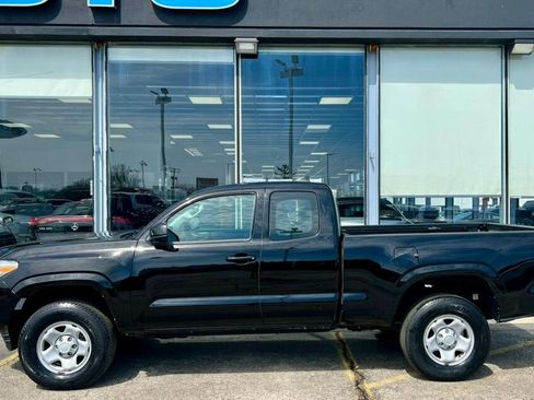 Used 2016 Toyota Tacoma SR image 25