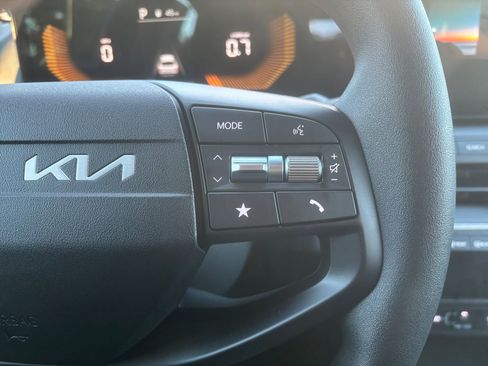 New 2025 Kia K4 LXS FWD image 23