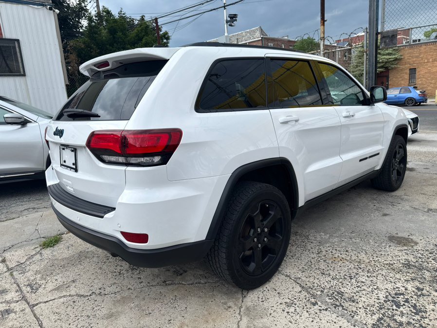 Used 2019 Jeep Grand Cherokee Laredo AWD/4WD image 4