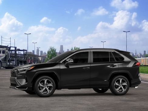 New 2025 Toyota RAV4 SE image 3
