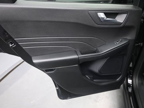 Used 2025 Ford Escape Platinum AWD/4WD image 13